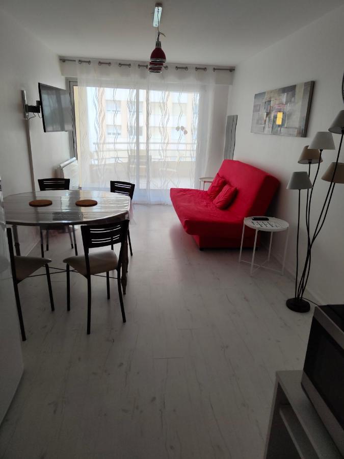 Appartement 2 Pieces Avec Une Grande Terrasse, 3 Etoiles, Wifi, Box Pour Vehicule Et Velos Les Sables-dʼOlonne Eksteriør billede