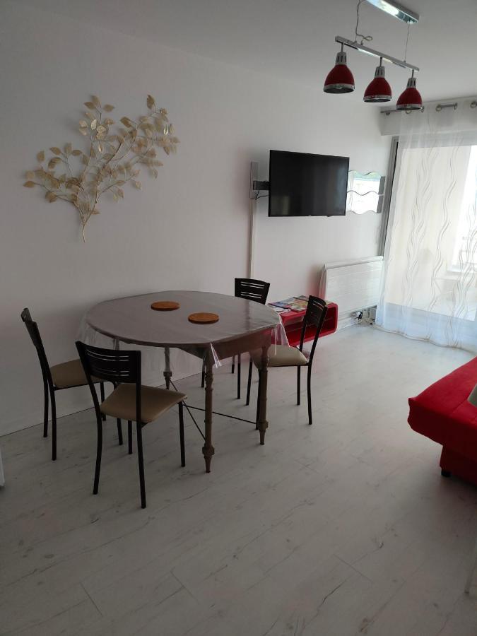 Appartement 2 Pieces Avec Une Grande Terrasse, 3 Etoiles, Wifi, Box Pour Vehicule Et Velos Les Sables-dʼOlonne Eksteriør billede